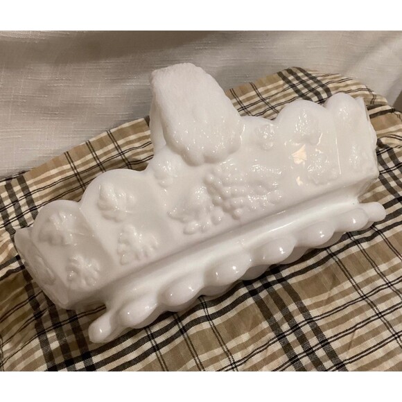 Vintage Westmoreland Milk Glass Grape & Vine Split Handle Basket/Candy Dish - Picture 8 of 12